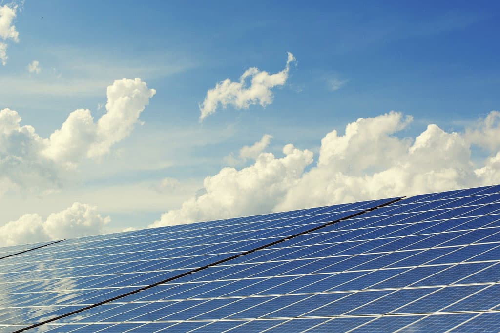 What are the Pros and Cons of Solar Energy?